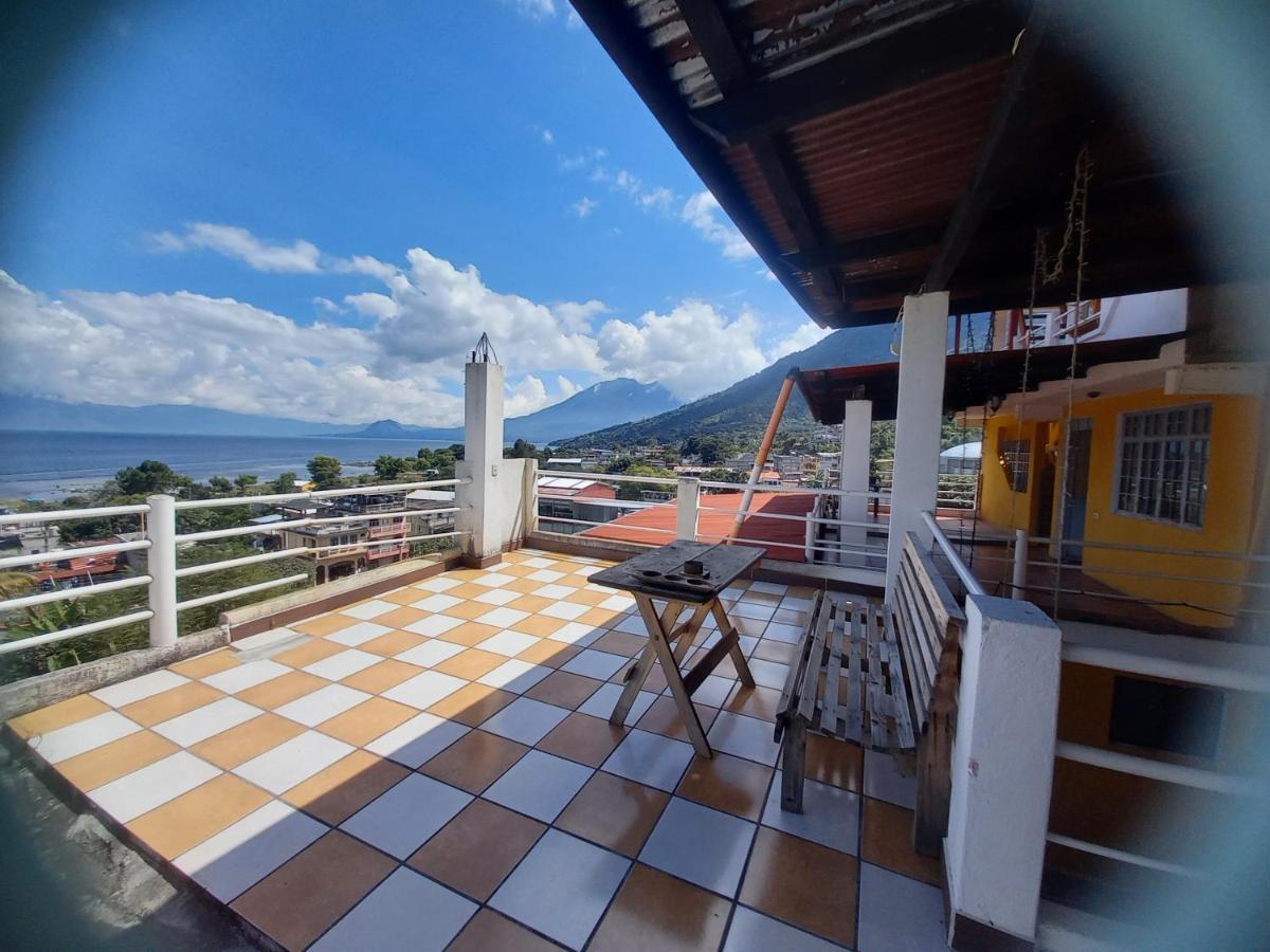 Hotel Peneleu San Pedro La Laguna Exterior foto